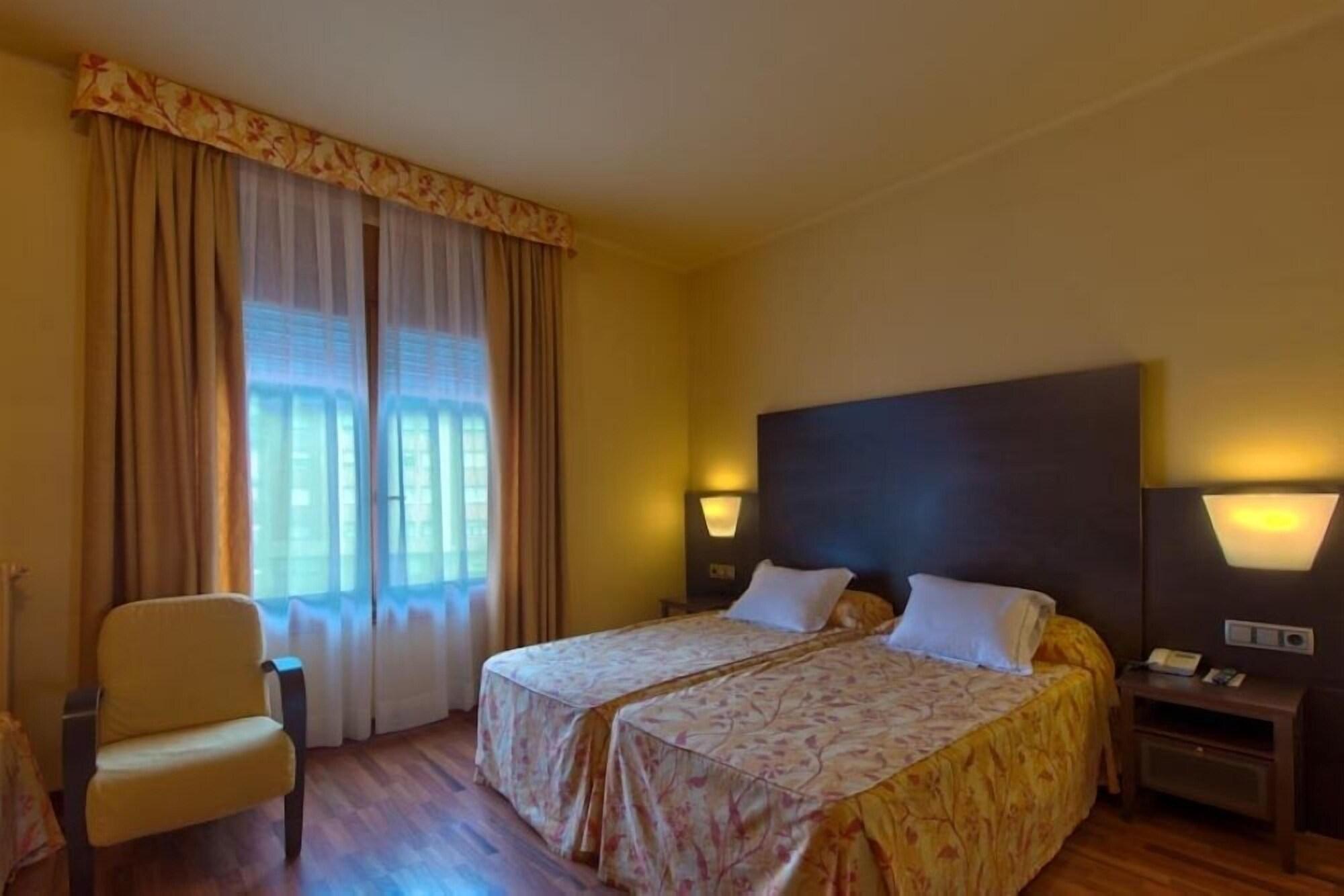 Hotel Restaurant Pessets & Spa ซอร์ต ภายนอก รูปภาพ