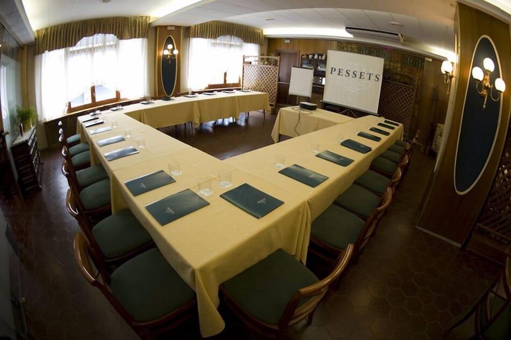 Hotel Restaurant Pessets & Spa ซอร์ต ภายนอก รูปภาพ