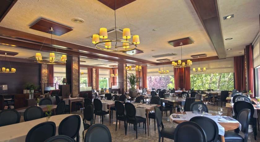 Hotel Restaurant Pessets & Spa ซอร์ต ภายนอก รูปภาพ